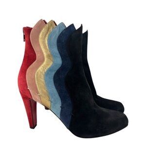 LIKE NEW Christian Louboutin Wavy 95 Booties